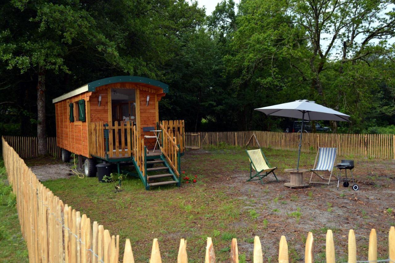 Roulotte Paisible Au Milieu De La Nature Luxury tent Sainte-Eulalie-en-Born